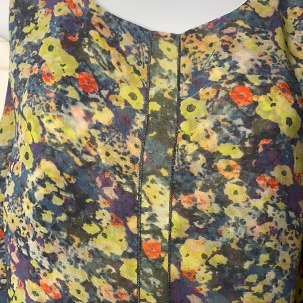 Cabi Flora Lines Tunic Style Blouse - Picture 2 of 4